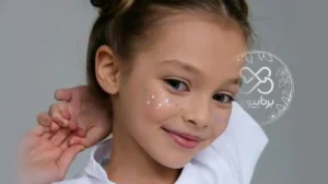 آرایش لب بچه گانه